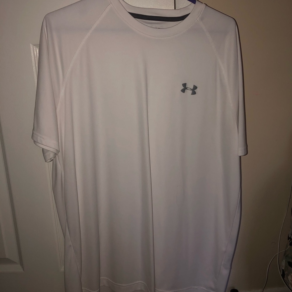 Men’s Under Armour dri fit T
